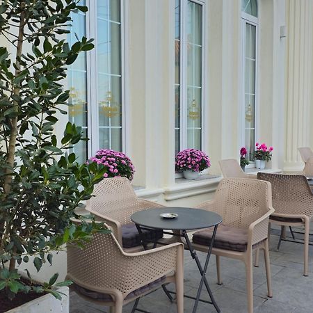 Hotel Ambasada Qta Paskuqan Экстерьер фото